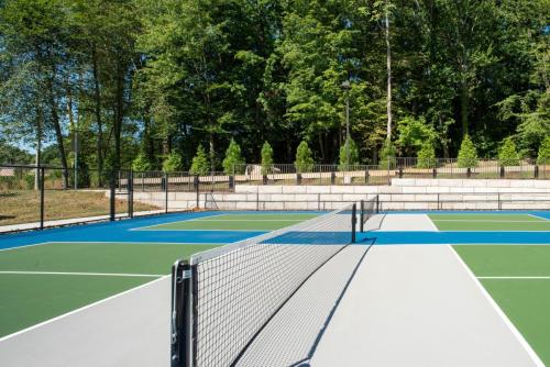 Thrive at Montvale Tennis CourtsPike  Construction, LLC